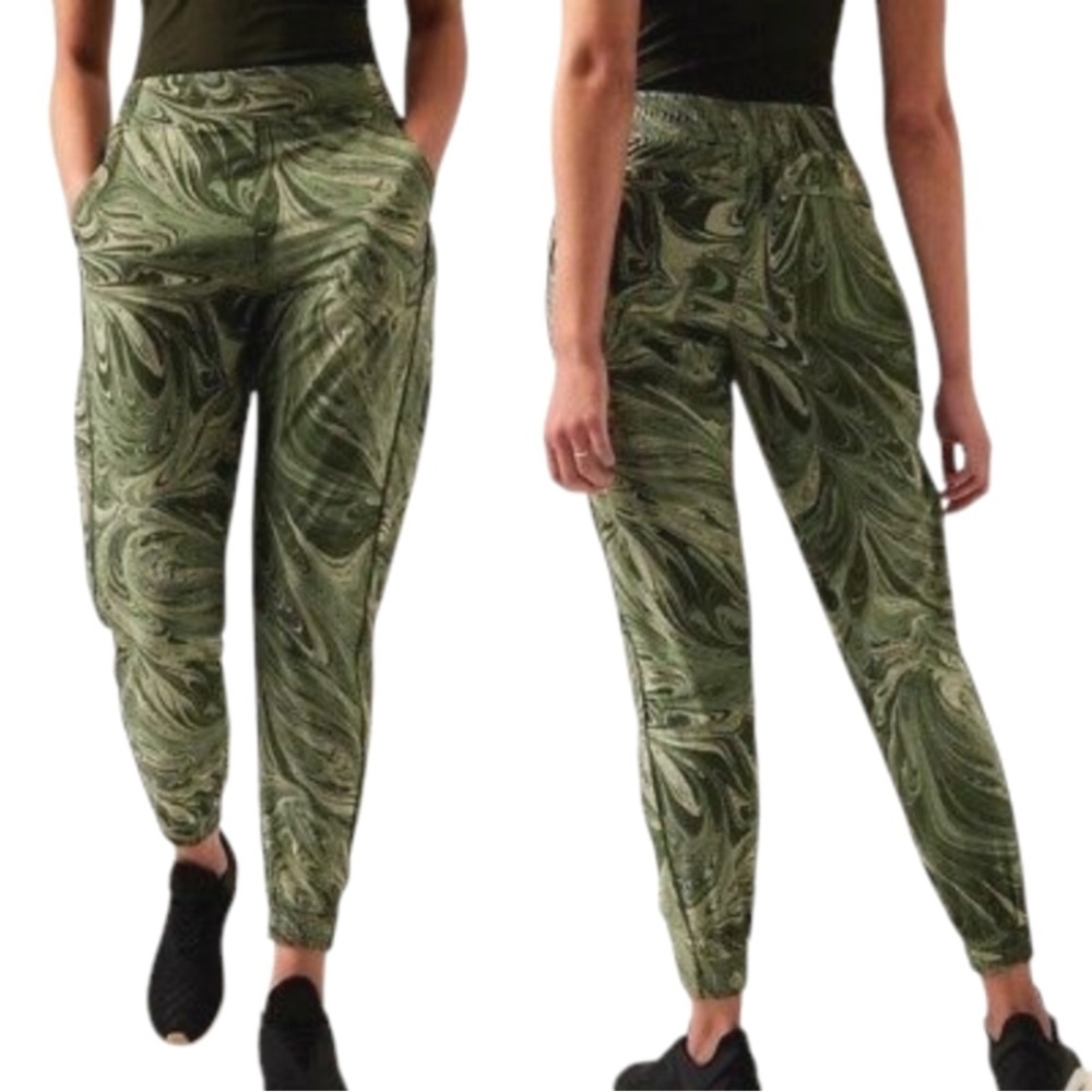 Athleta Brooklyn Mid Rise
Jogger Sumi Marble Green Size 10